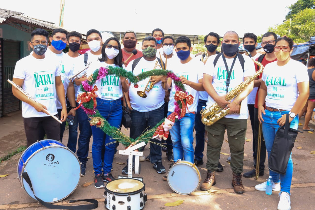 Natal da Solidariedade: feirantes do Novo Horizonte recebem orquestra e comemoram iniciativa