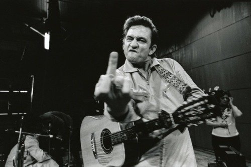 21 anos sem Johnny Cash – Para nunca esquecermos do “Homem de Preto” #johnnycash