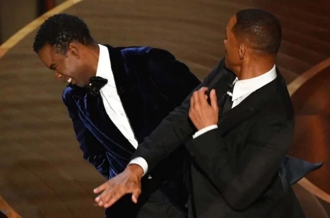 “Eu sou a lenda:” Will Smith dá tapa em Chris Rock no Oscar 2022 – Égua-moleque-tu-é-doido!!