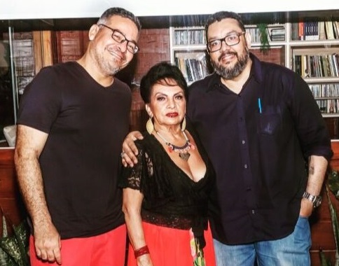 Eu (Elton Tavares, na direita), Oneide Bastos e o professor de Literatura da Unifap, Yurgel Caldas (esquerda), em 2022