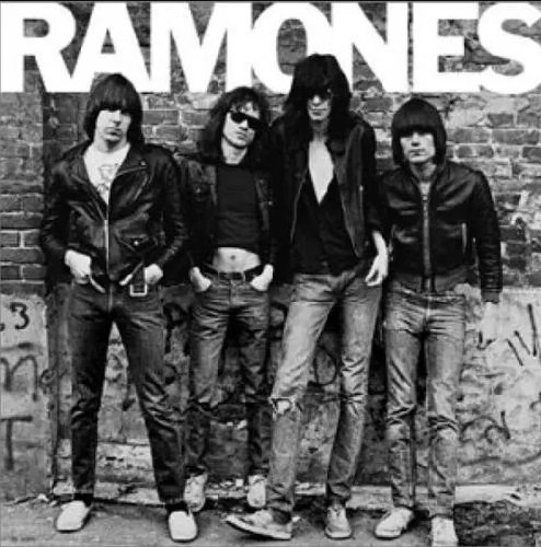 Há exatos 48 anos, a banda Ramones lançava “Ramones”, seu disco de estreia – Por Marcelo Guido – @Guidohardcore