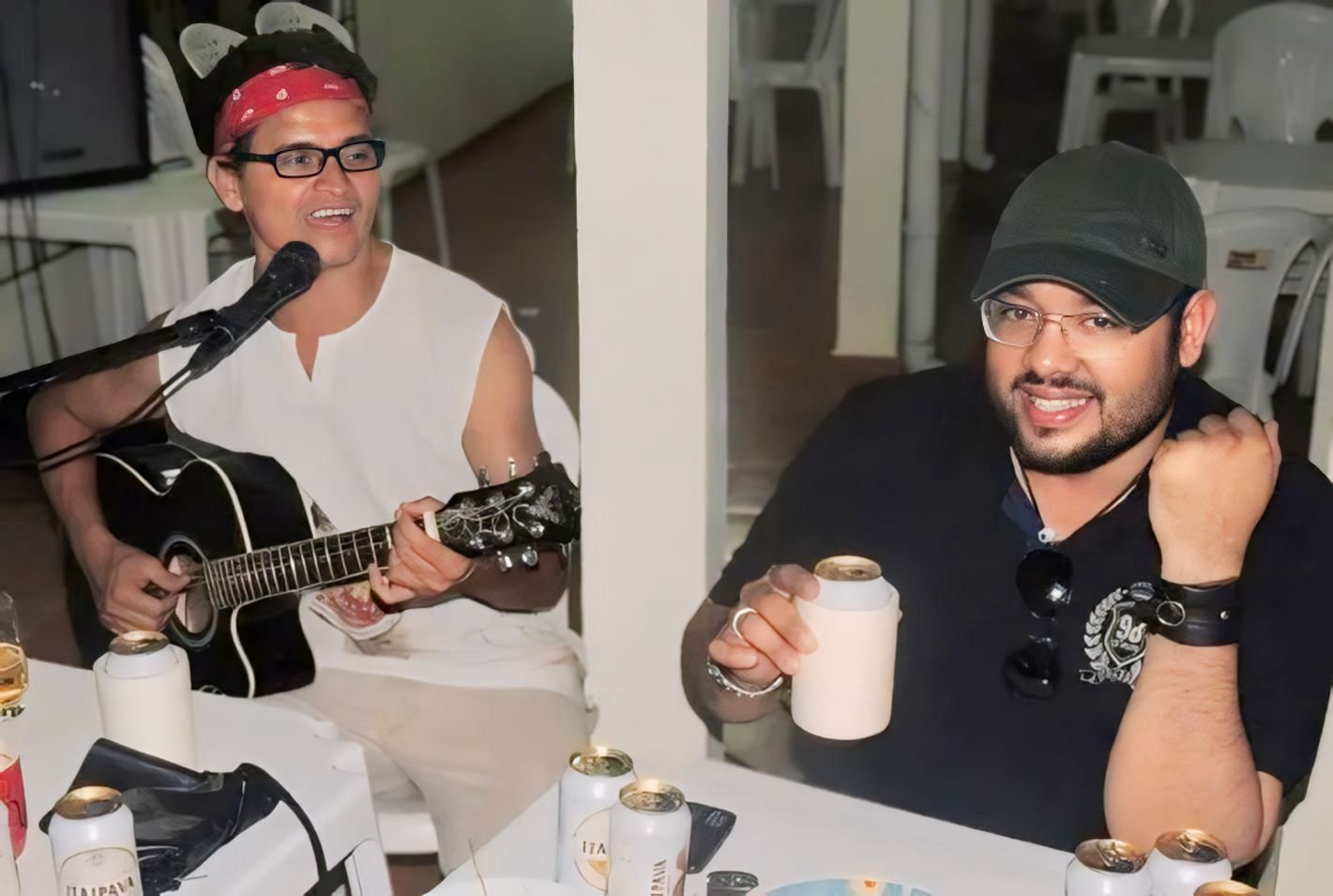 Professor, cantor, compositor e músico, Ozy Rodrigues gira a roda da vida. Feliz aniversário, amigo!