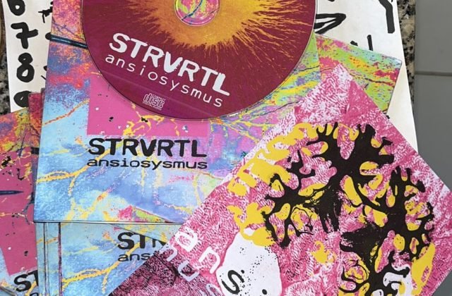“Ansiosysmus”, o novo disco da stereovitrola: a maturidade de quem não se dobra em 21 anos de rock, atitude e resistência