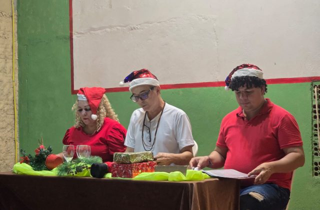Cia. do Riso leva alegria e reflexão natalina para o Lar Ciã Katuá neste Natal