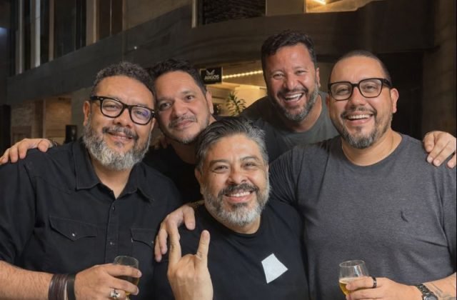 Uma noite de segunda-feira, muita birita e doidos bacanas da Cúpula do Trovão – Crônica de Elton Tavares