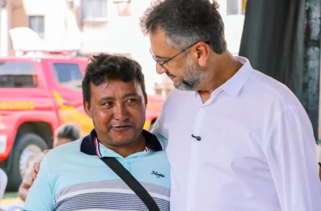 ‘Era como uma filha’, diz morador que perdeu animal de estimação e recebe assistência humanitária do Governo do Amapá após incêndio em Macapá
