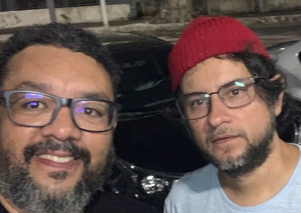 Músico e compositor, Ruan Patrick gira a roda da vida. Feliz aniversário ao talentoso amigo guitar hero!